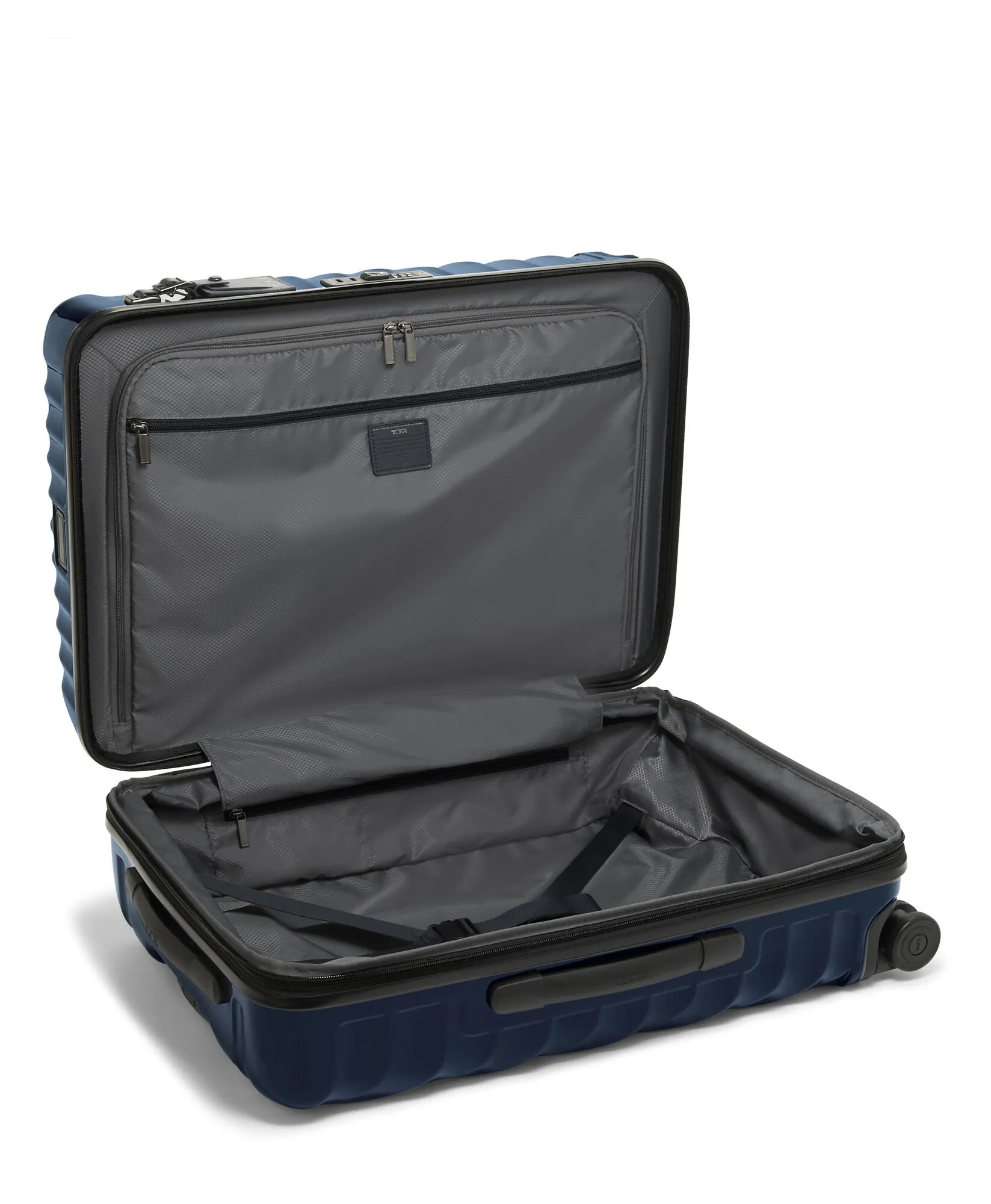 19 Degree Short Trip Expandable 4 Wheeled Packing Case - Navy