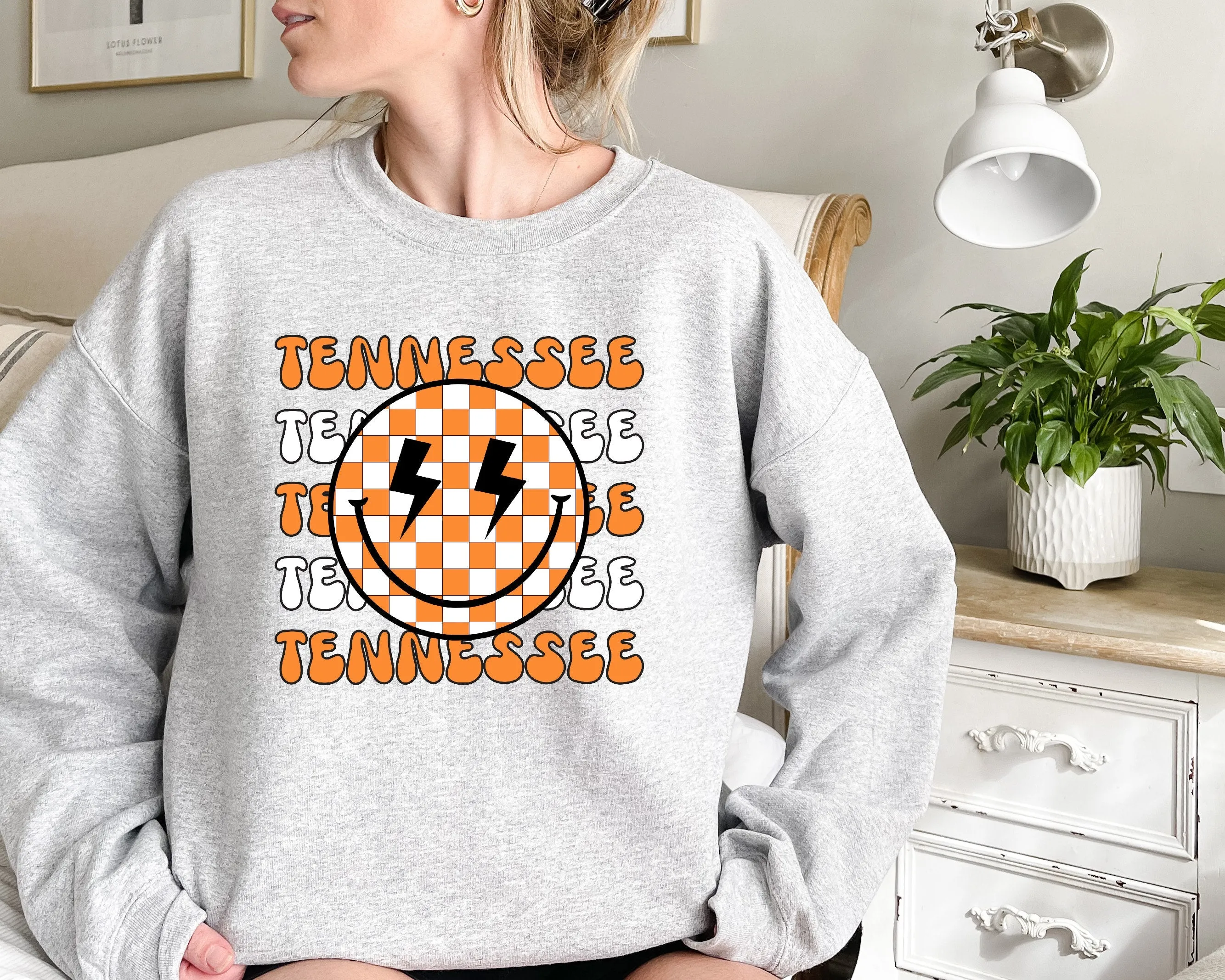 Keep Smiling Travel Retro Comfortable Crew Neck Sweatshirt