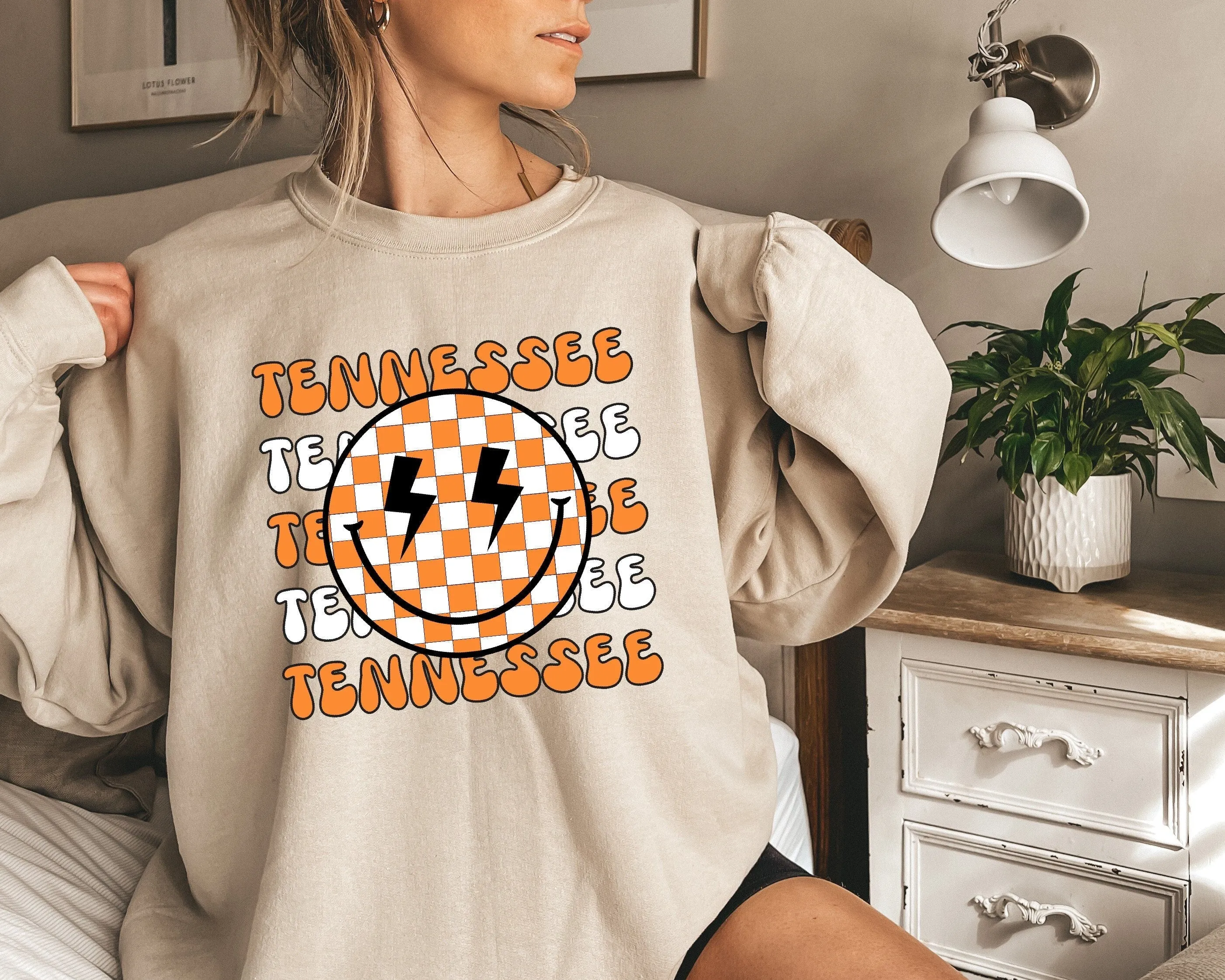 Keep Smiling Travel Retro Comfortable Crew Neck Sweatshirt