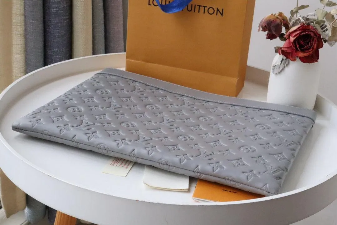 SO - LV POCHETTE DISCOVERY M62903