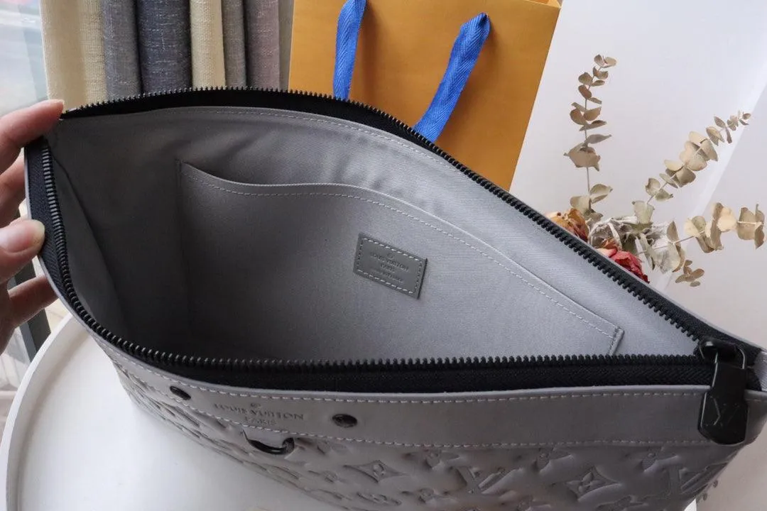 SO - LV POCHETTE DISCOVERY M62903